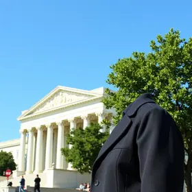 município não pode dar nome de pessoa viva a bem público